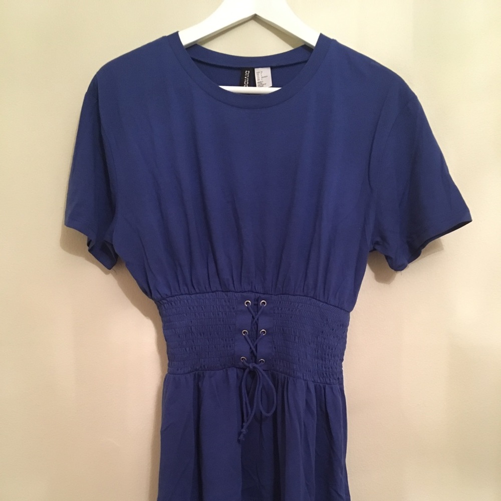 Divided Blue Short-Sleeved Dress